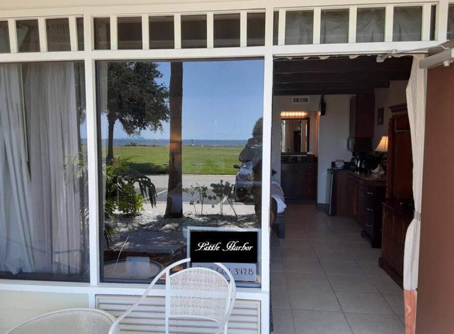 Beautiful One Bedroom Resort-Style Studio With Pool And Beach Access Раскін Екстер'єр фото
